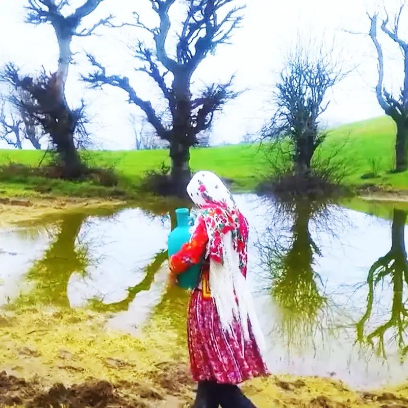 غریبی آشنا