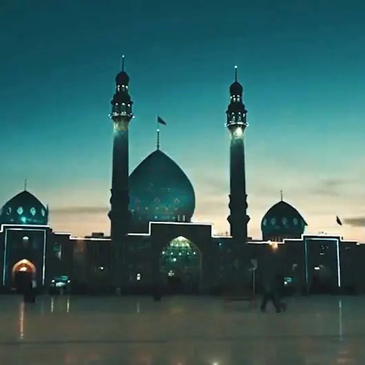 ماه پشت ابر